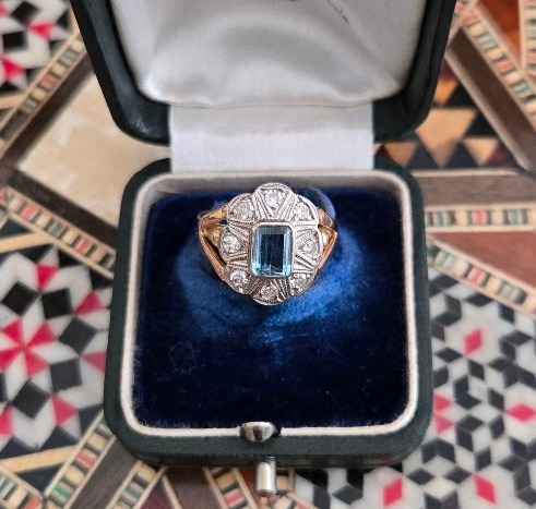 Antique 18-carat Gold Ring, Set With An Aquamarine And Diamonds -photo-2