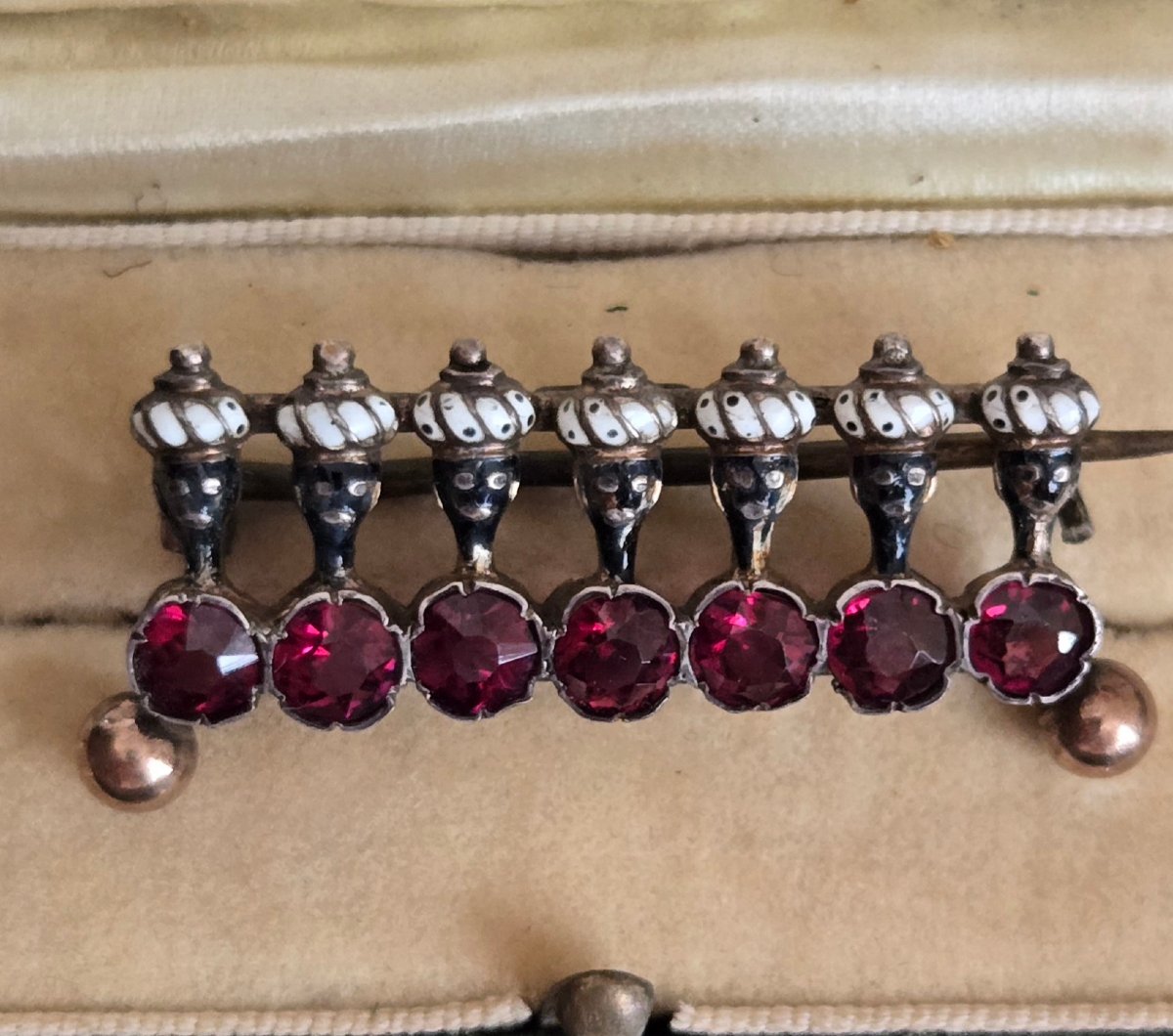 Austro-Hongrois Bracelet rigide en Argent orné de motifs de "Têtes de Moretti "-photo-7