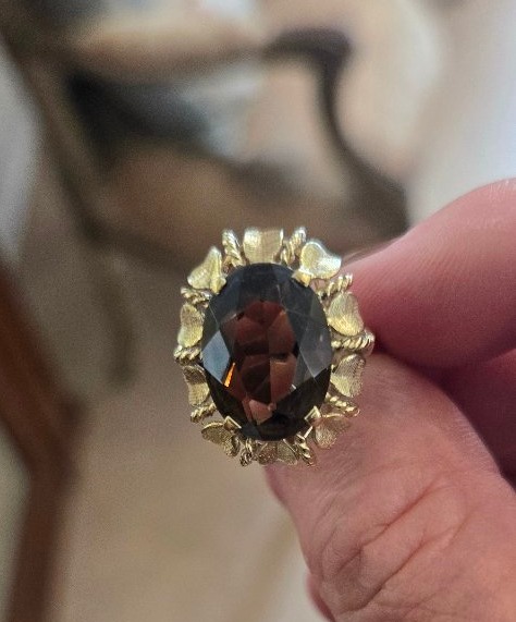 Une Bague Cocktail, sertie d'un grand Quartz Fumé en Or 14ct-photo-3