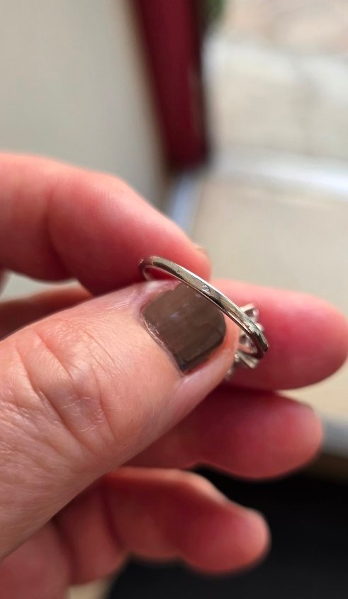 Vintage "daisy" Ring 18k White Gold With A Light Blue Sapphire And 8 Diamonds -photo-2