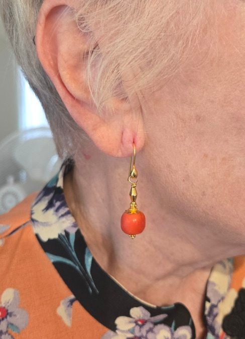Paire de Boucles d'oreilles anciennes en Or 18ct et Corail-photo-2