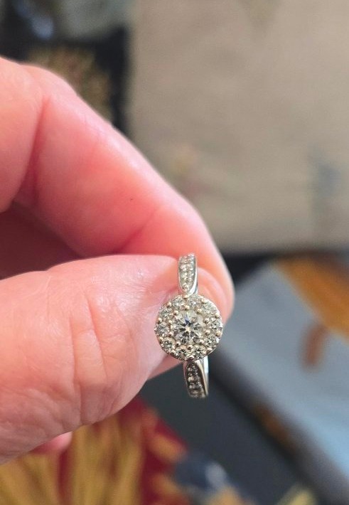 Bague "Marguerite " Vintage en Or blanc 18ct, sertie de Diamants (0.76ct) -photo-3