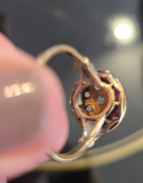 Art Deco "target" Ring In 18ct Gold, Set With Rubies And Diamonds -photo-3