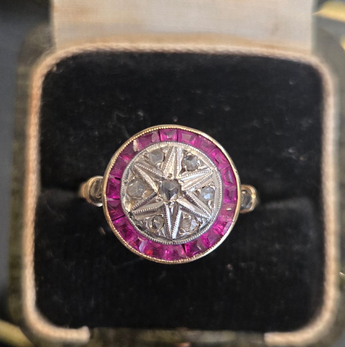 Art Deco "target" Ring In 18ct Gold, Set With Rubies And Diamonds 