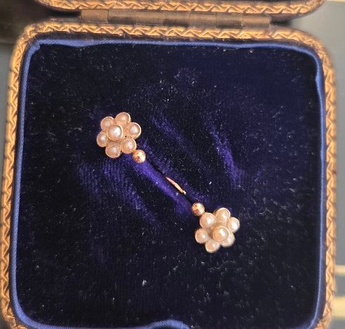 Belle époque—earrings, Dormeuse Style, In 18k Gold And Pearls 