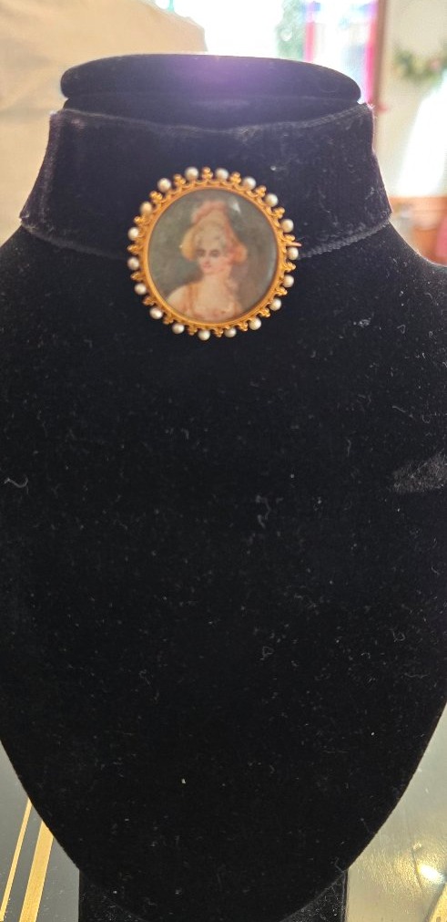 Napoleon III Brooch Featuring A Gouache Portrait In 18k Gold -photo-2