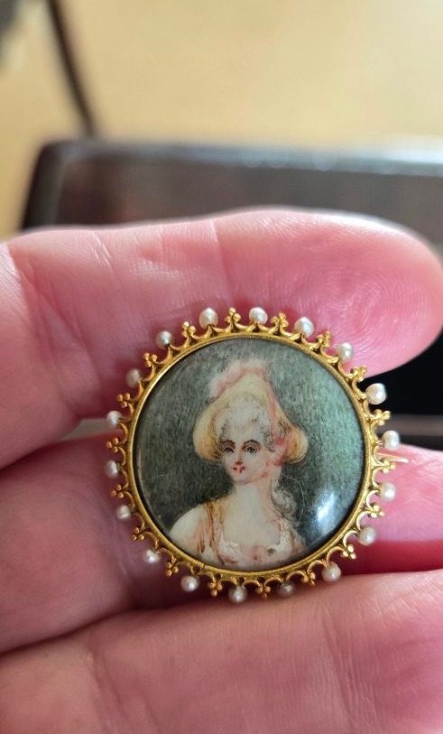 Napoleon III Brooch Featuring A Gouache Portrait In 18k Gold -photo-1
