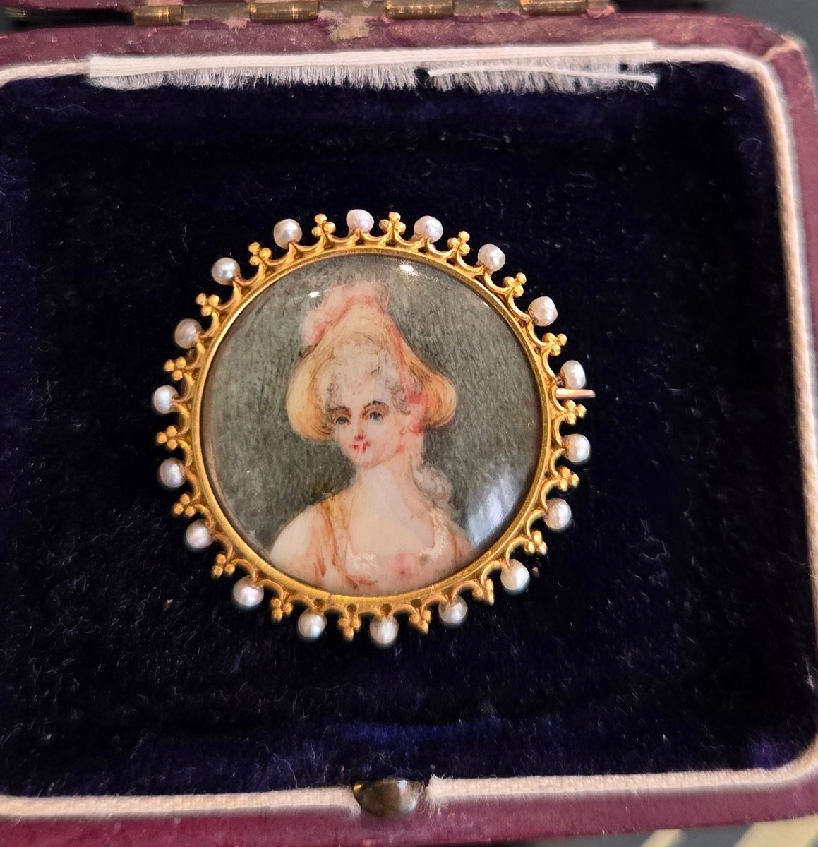 Napoleon III Brooch Featuring A Gouache Portrait In 18k Gold -photo-2