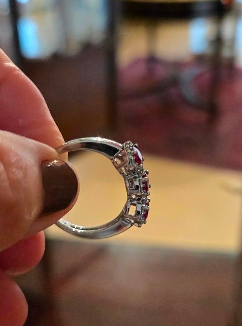 Vintage Ring, 14-karat White Gold, Set With Three Rubies And Diamonds -photo-2