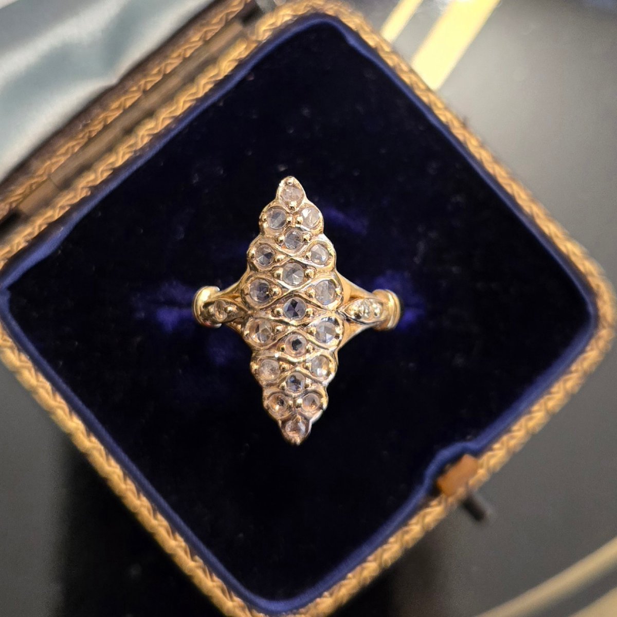 Bague Belle Époque, Navette,  en Or 18ct ornée de Diamants 