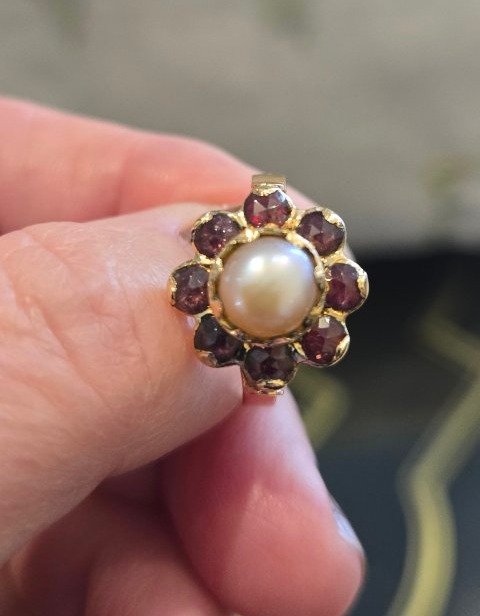 Bague Vintage "Marguerite " en Or 18ct et Grenats de Perpignan -photo-2
