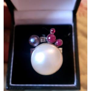 Vintage Ring - Carbochon Rubies, Mabé Pearl Set In Silver