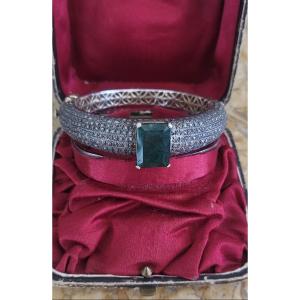 Bracelet jonc serti d'un grande Émeraude, pavé de Diamants en Vermeil 