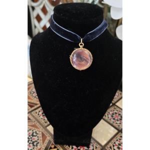 An Antique 18-karat Gold Photo Locket
