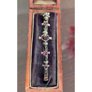 Austro-Hongrois Bracelet rigide en Argent orné de motifs de "Têtes de Moretti "