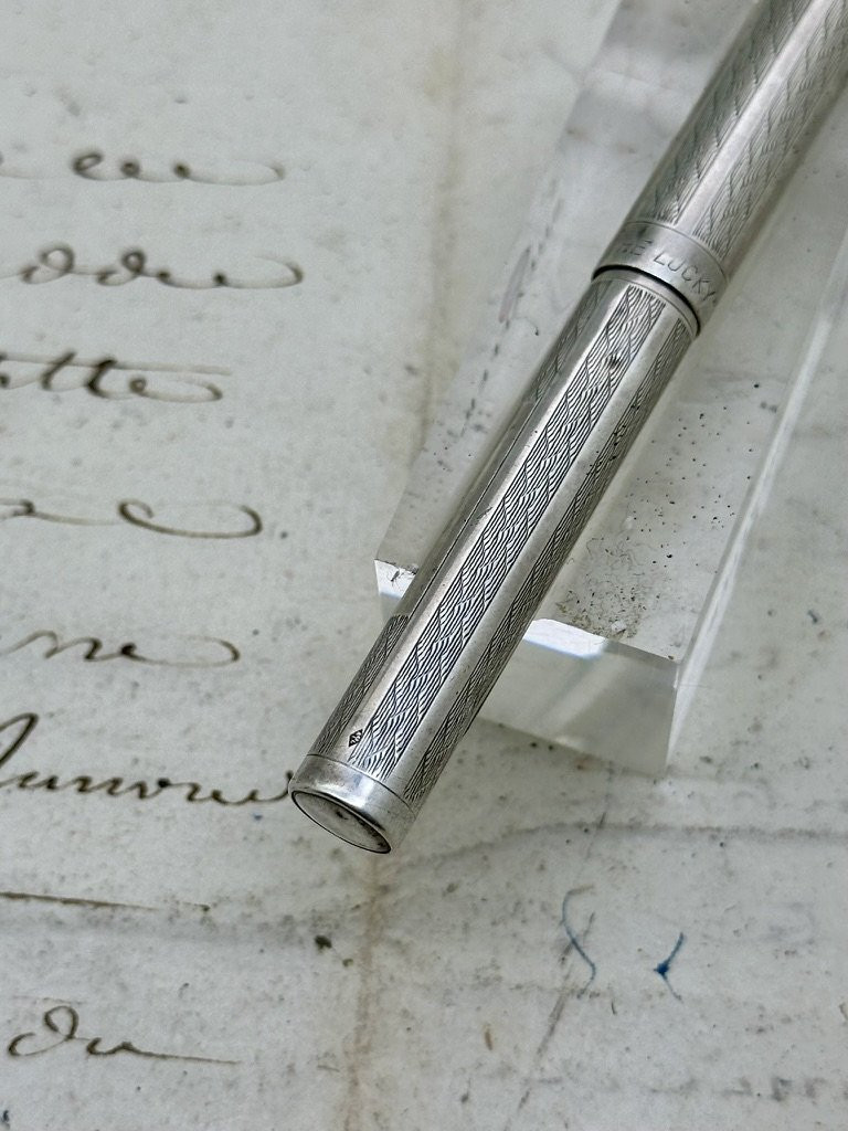 Stylo plume a pompe en argent "The Lucky"-photo-2