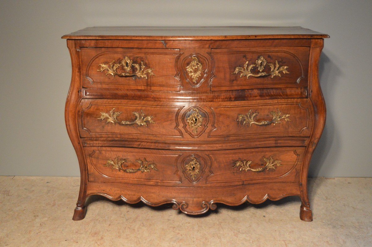 Tomb Commode In Walnut, 18th Century.