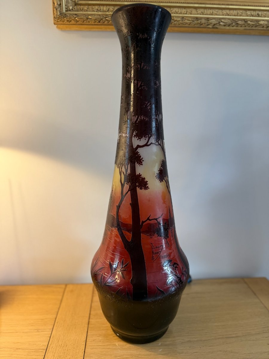 DAUM NANCY - Important vase Art Nouveau « Paysage Lacustre au Crépuscule » - Hauteur 66 cm