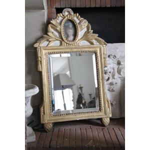 18th Century Mirror With Medallion In Pastel