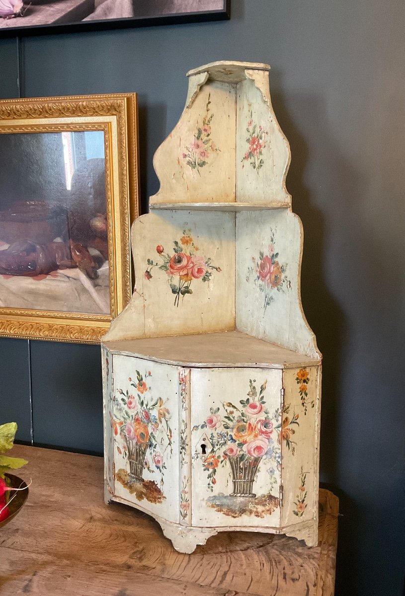 Pair Of 18th Century Corners-photo-2