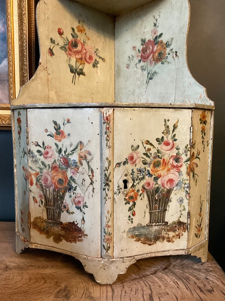 Pair Of 18th Century Corners-photo-3