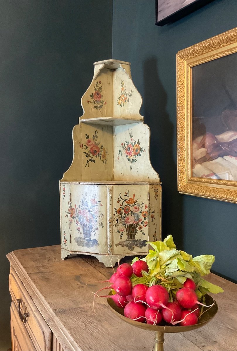 Pair Of 18th Century Corners-photo-1