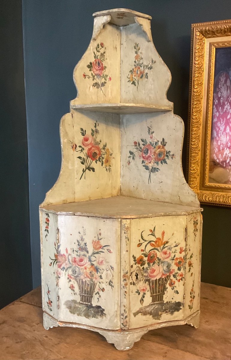 Pair Of 18th Century Corners-photo-6