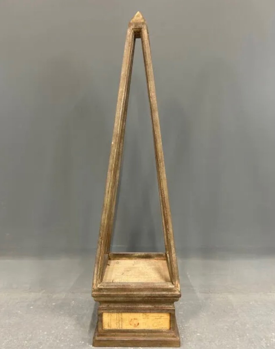 Curious Obelisk -photo-3