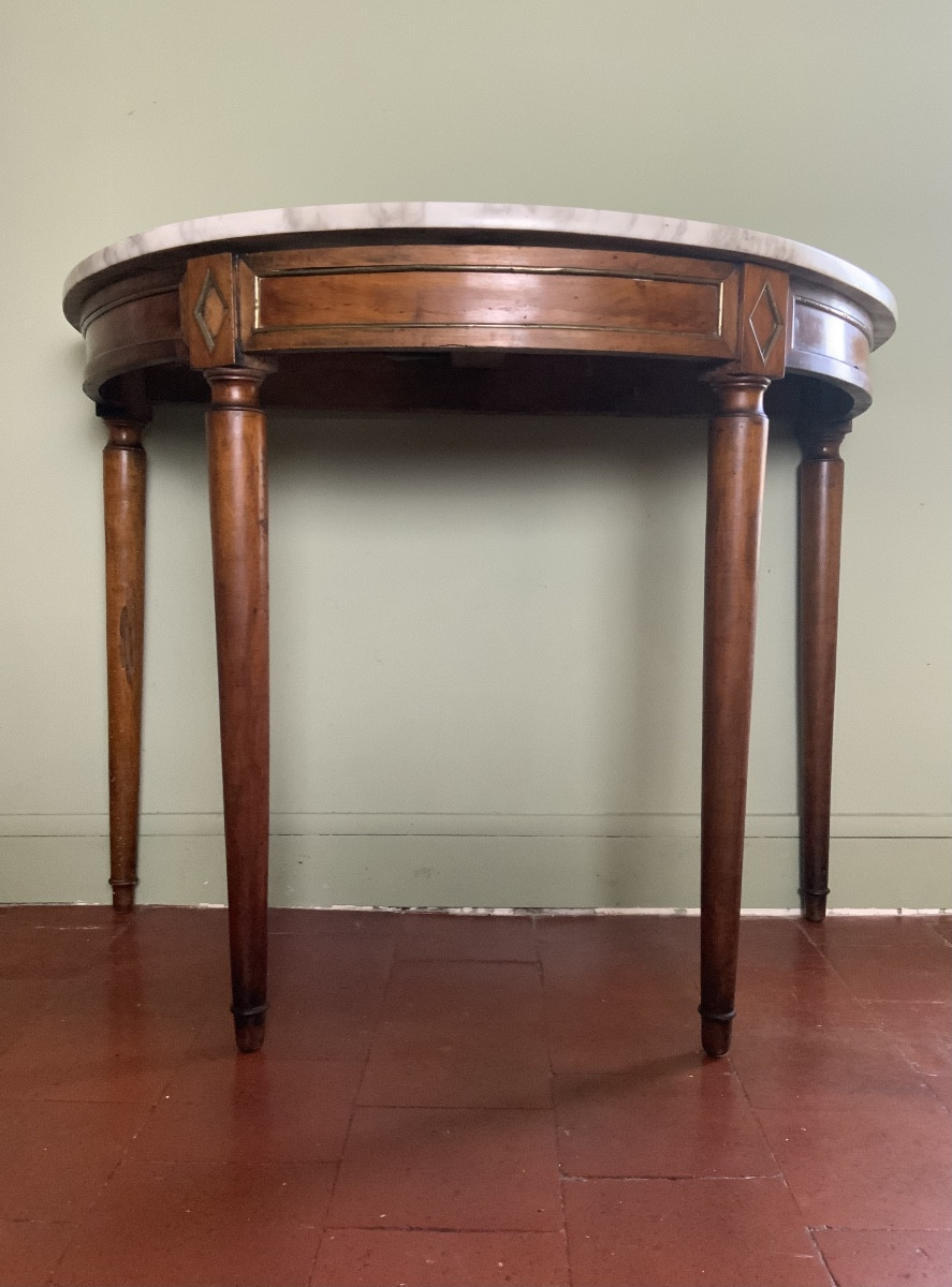 19th Century: A Half-moon Console Table In Walnut And Marble