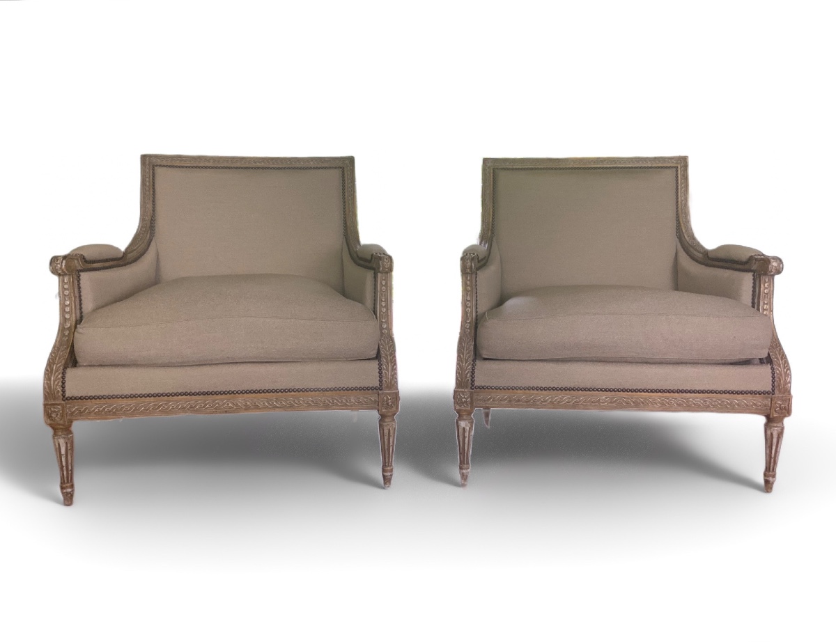 20th Century: Pair Of Large Louis XVI Style Bergères.