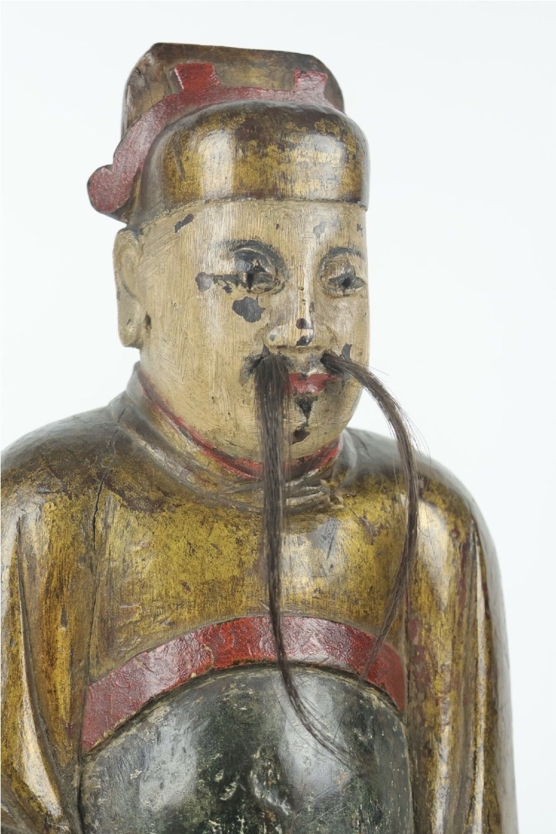 XIXeme siècle : dignitaire chinois en bois sculpté.-photo-1