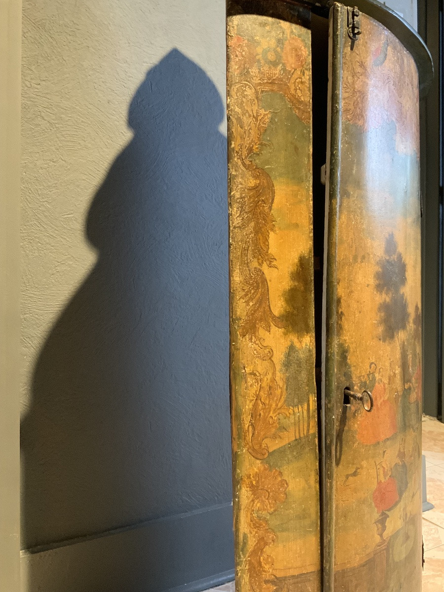 20th Century: A Painted Wood Corner Cabinet-photo-5