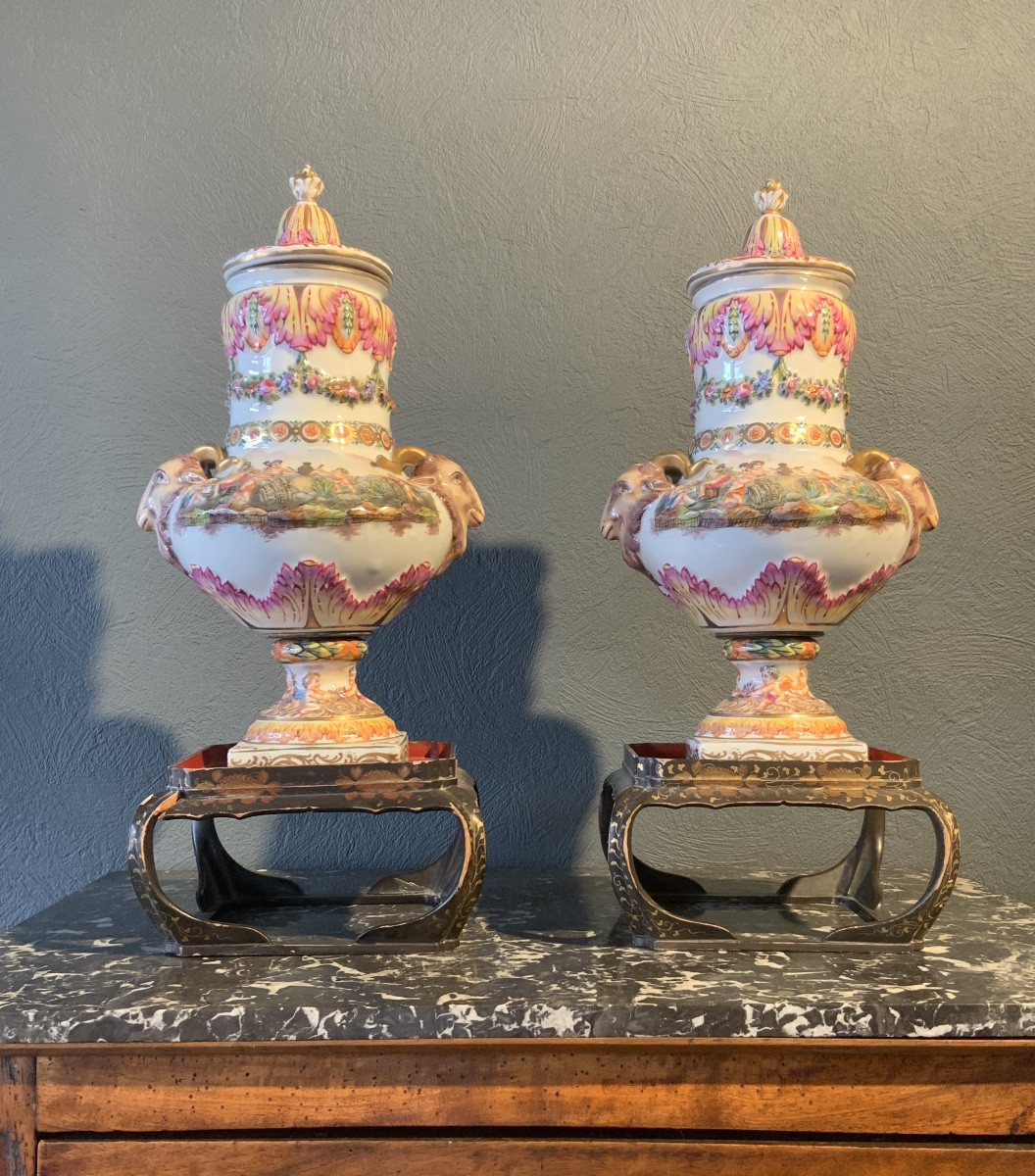 20th Century: Pair Of Capodimonte Vases