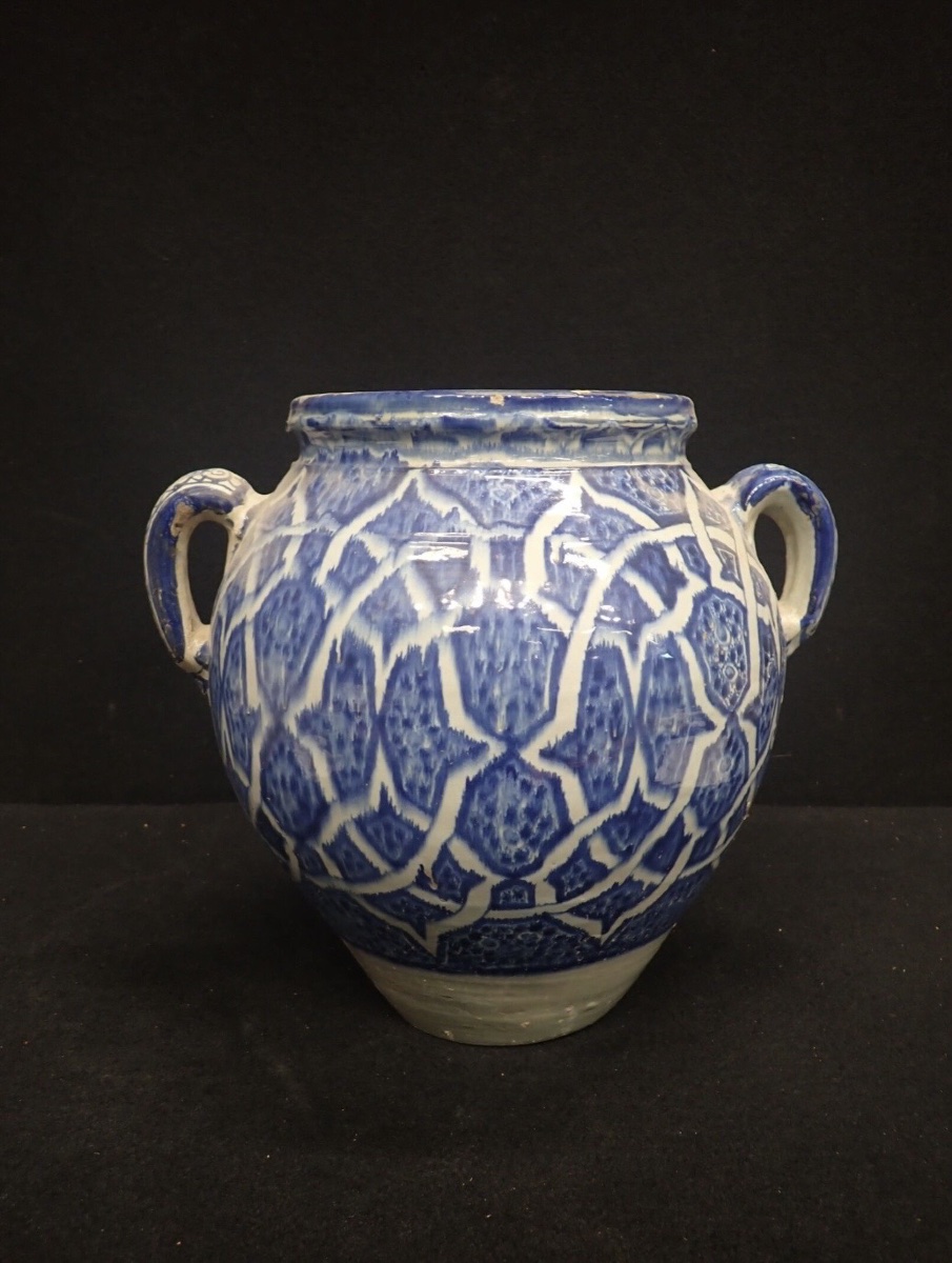 20th Century: Moroccan Glazed Vase 