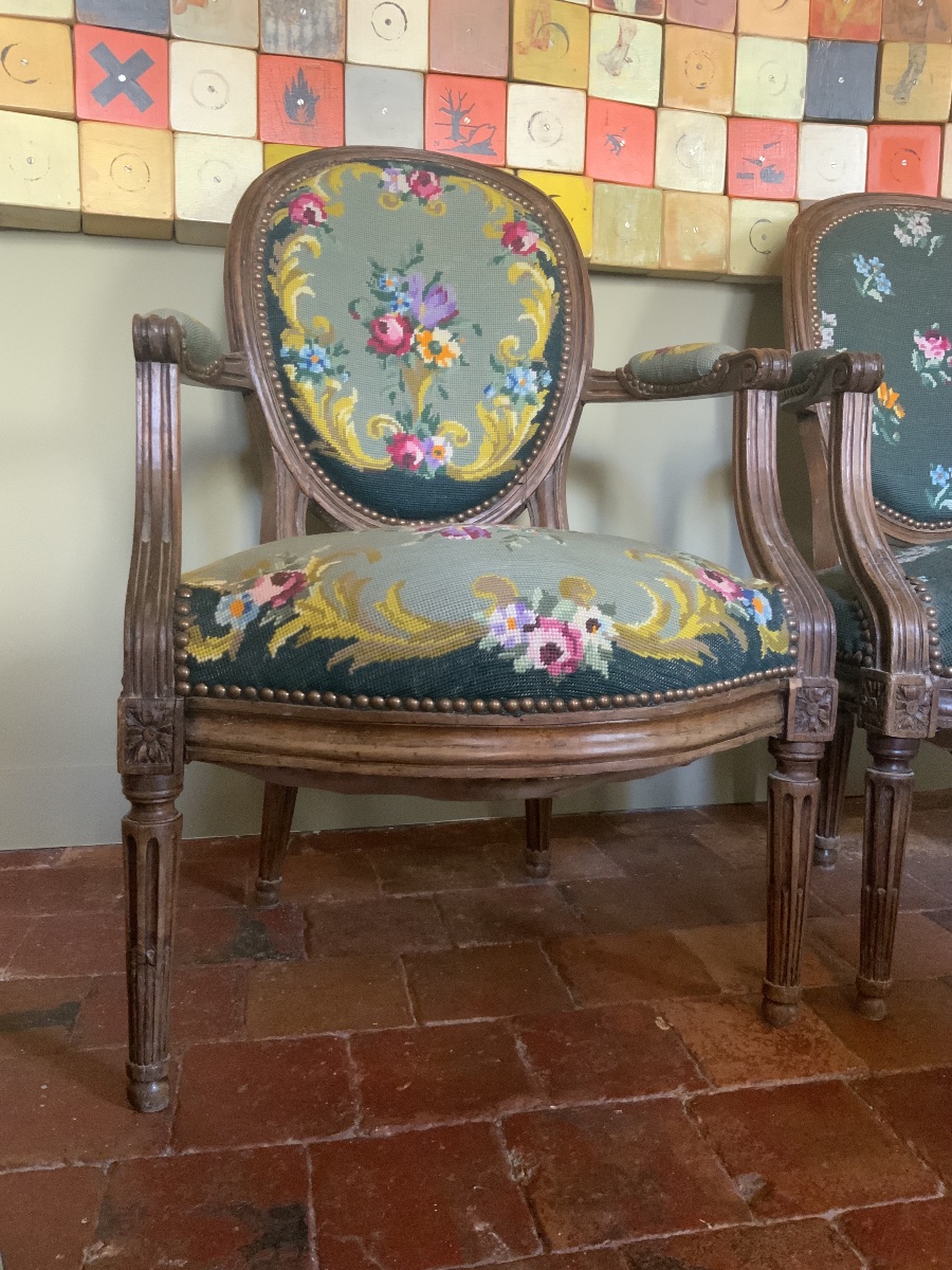 18th Century: Pair Of Medallion Armchairs-photo-3