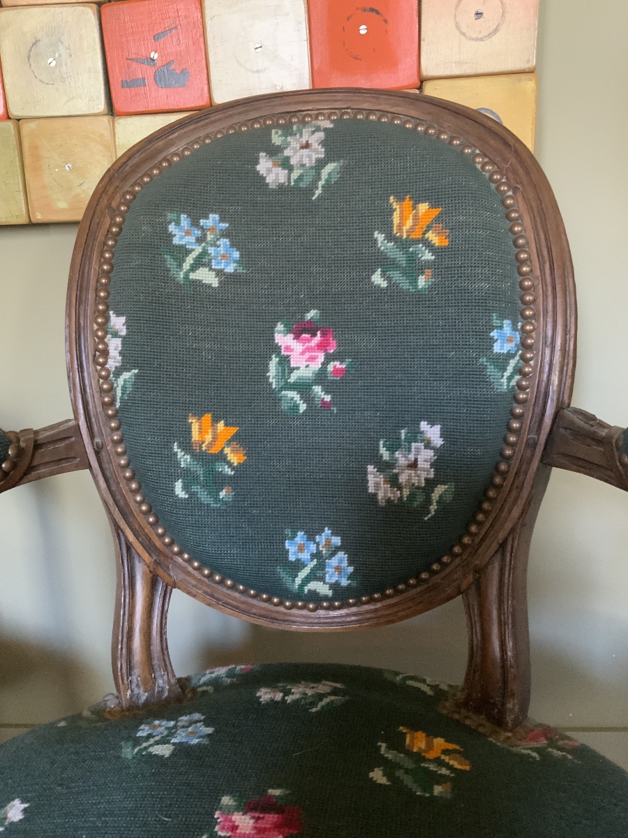 18th Century: Pair Of Medallion Armchairs-photo-3