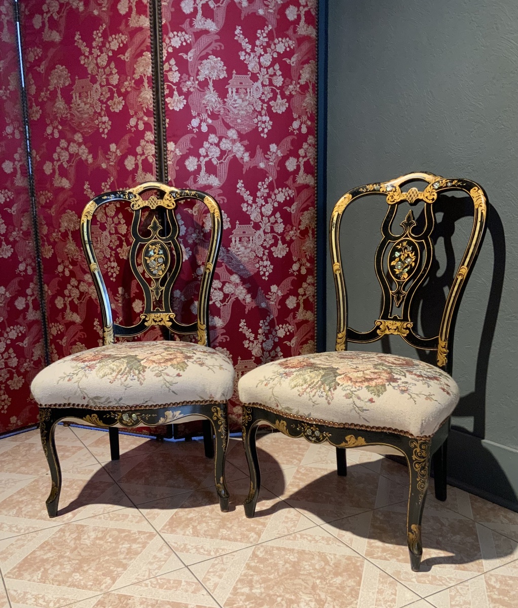 19th Century: Pair Of Napoleon III Chairs In Black And Gold Lacquered Wood