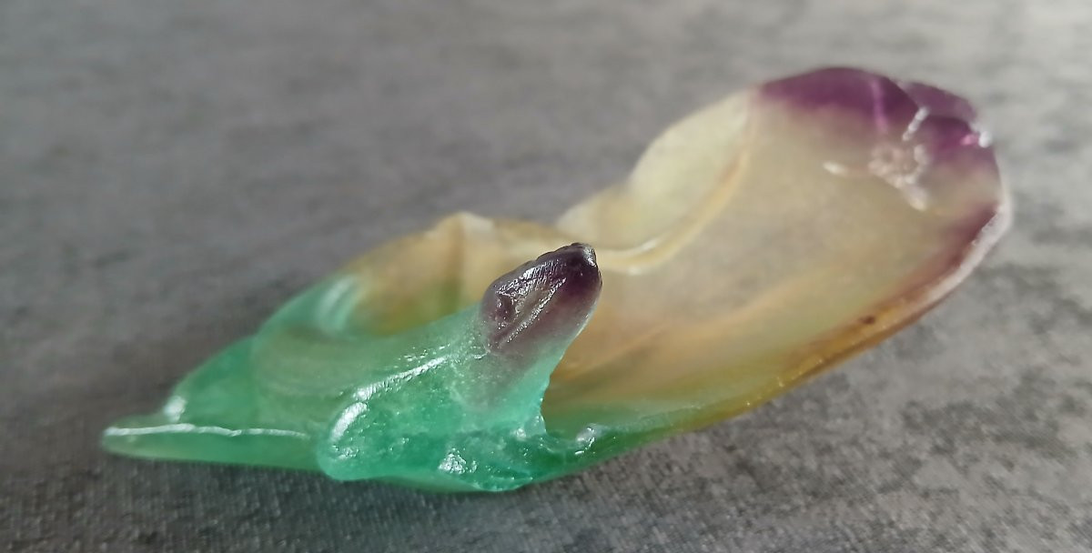 Daum Pâte De Verre Depicting A Lizard And An Insect On A Leaf.-photo-2