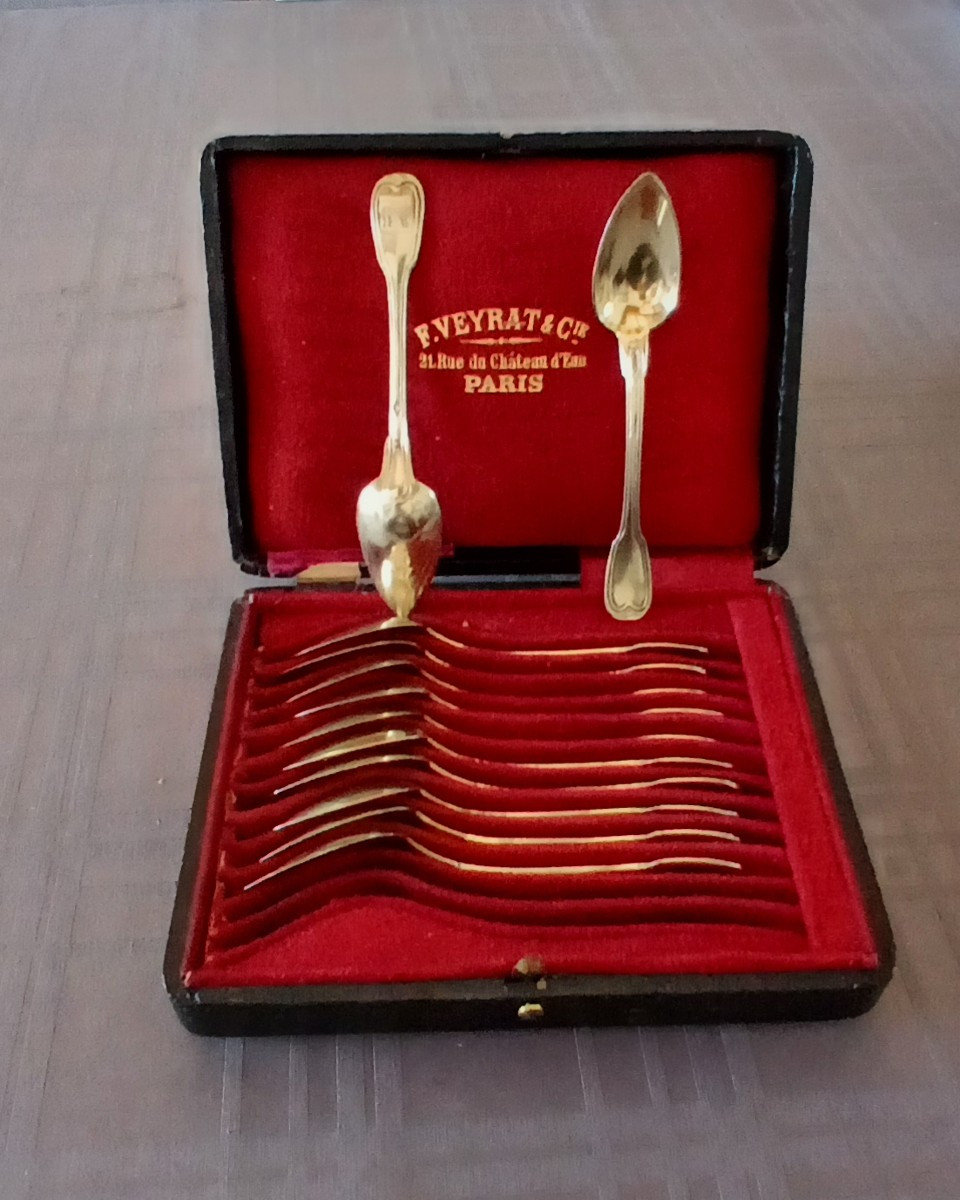 12 Silver-gilt Teaspoons In A Case, Hallmarked With The Minerva 1st Standard