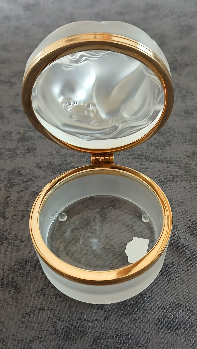 Lalique - Powder Box With Intaglio Naiad Design-photo-3