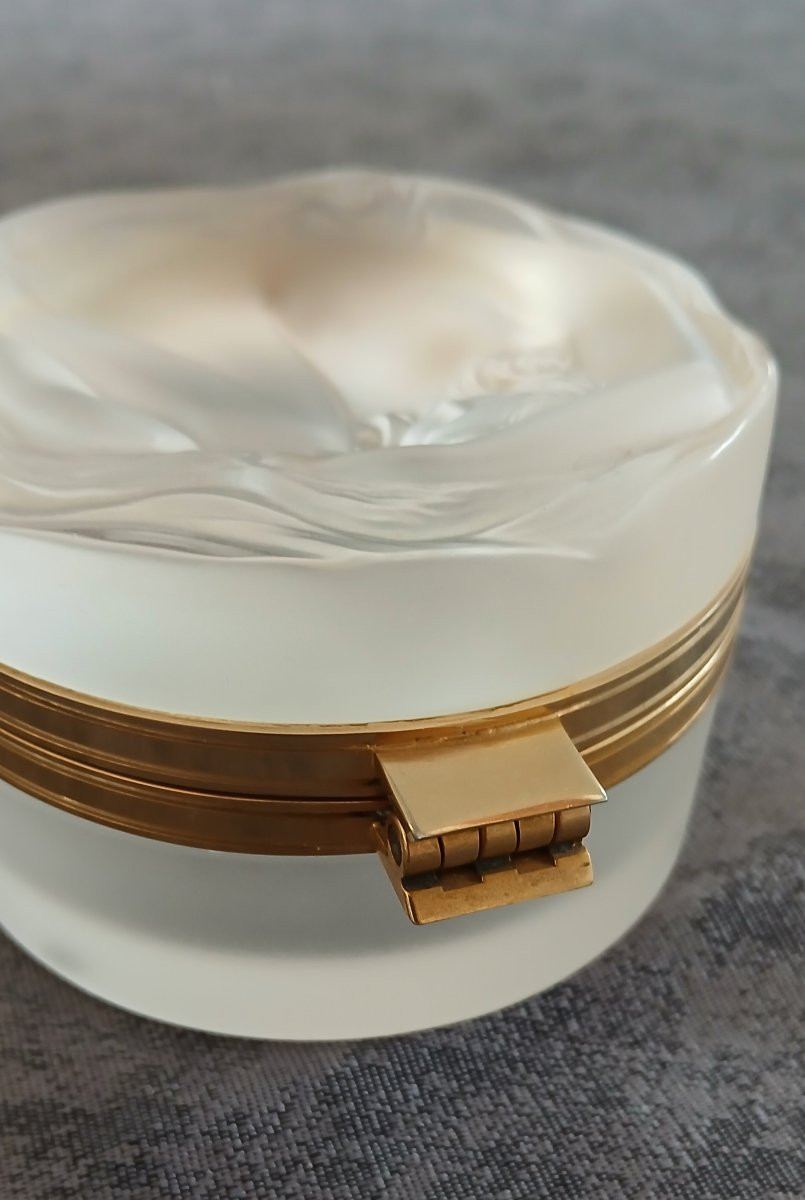 Lalique - Powder Box With Intaglio Naiad Design-photo-4