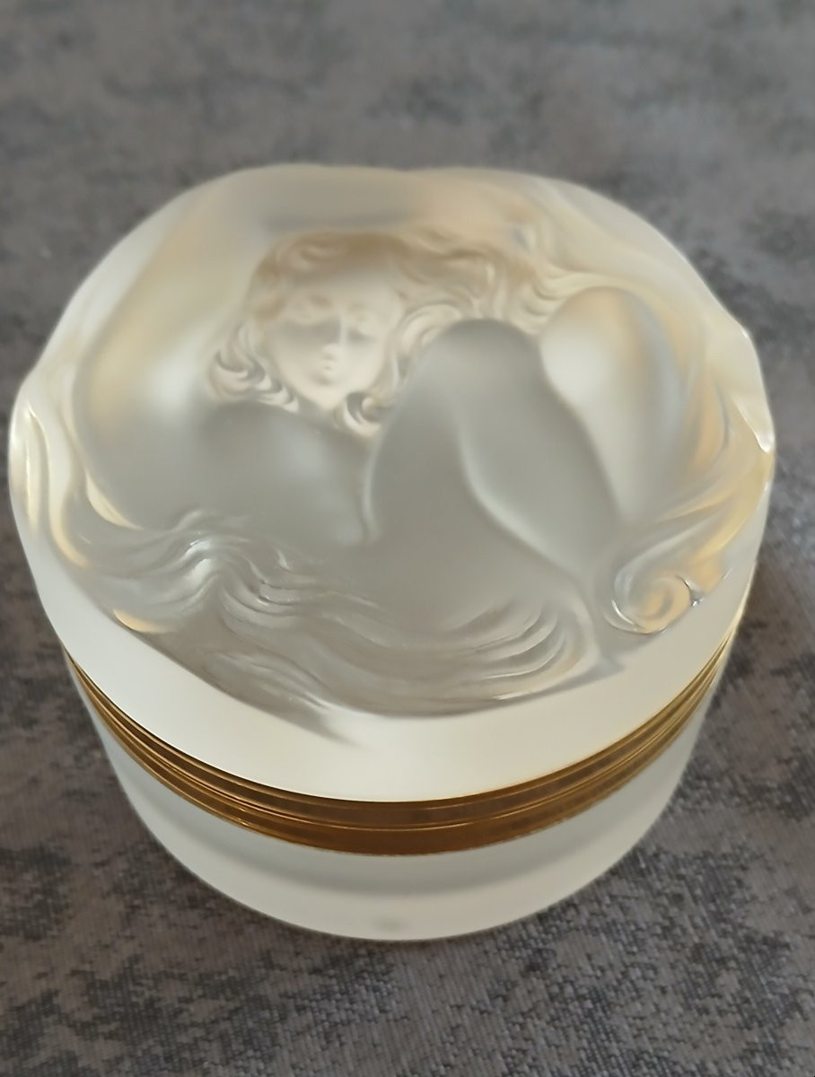 Lalique - Powder Box With Intaglio Naiad Design-photo-1