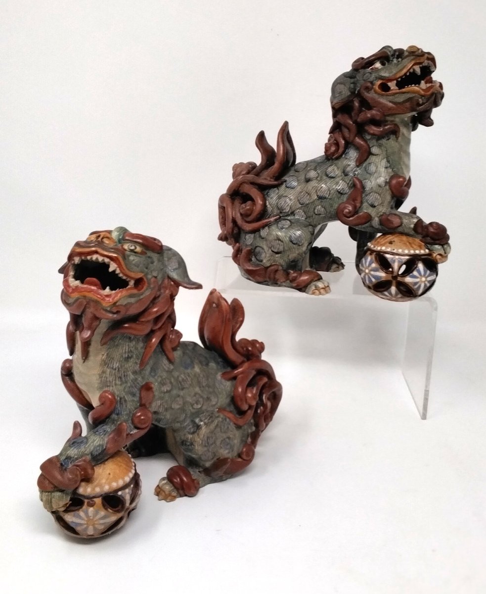 Pair Of Porcelain Fô Dogs Viet Nam Indochina
