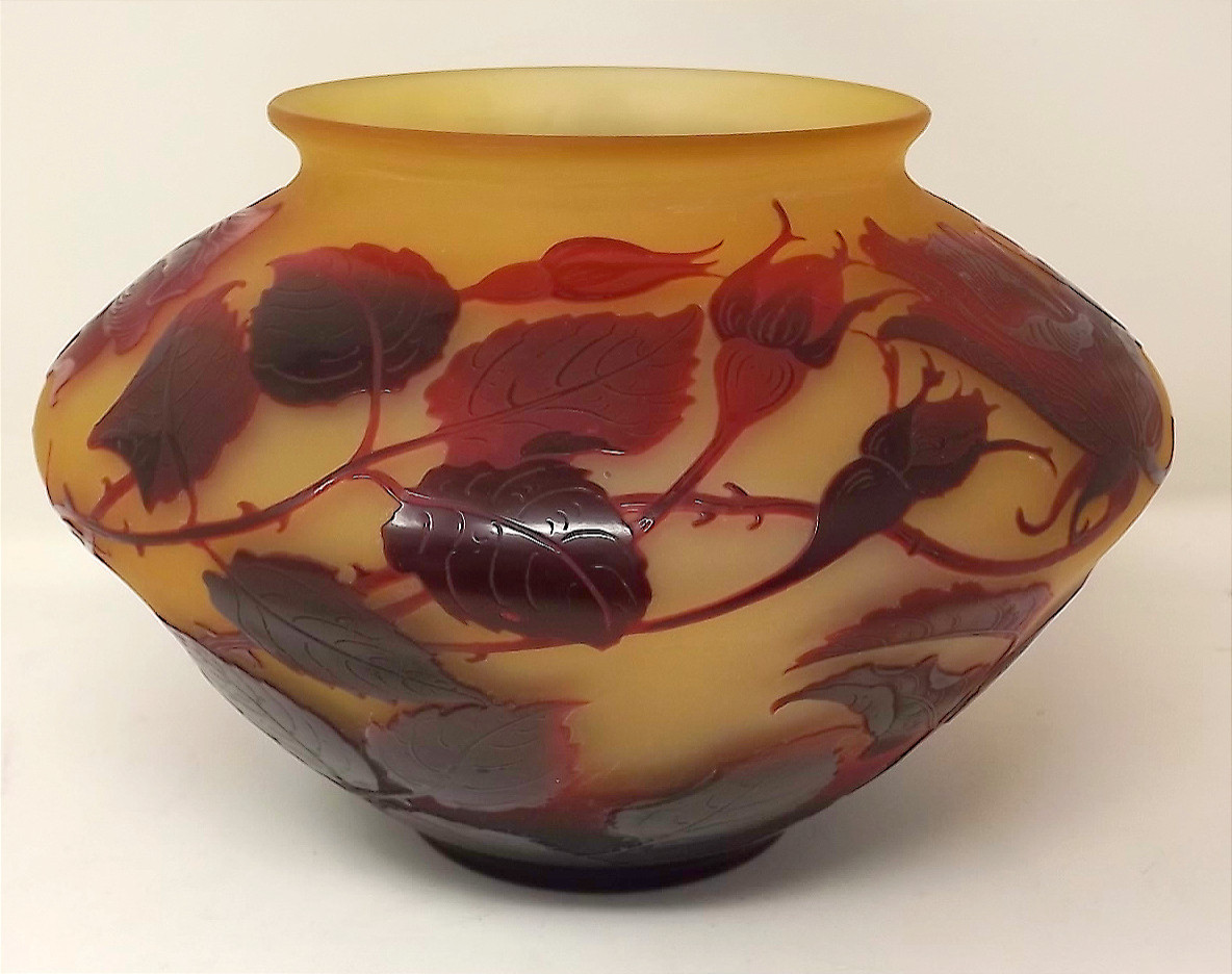 Paul Nicolas Argental Spinning Top Vase With Red Roses And Yellow Background