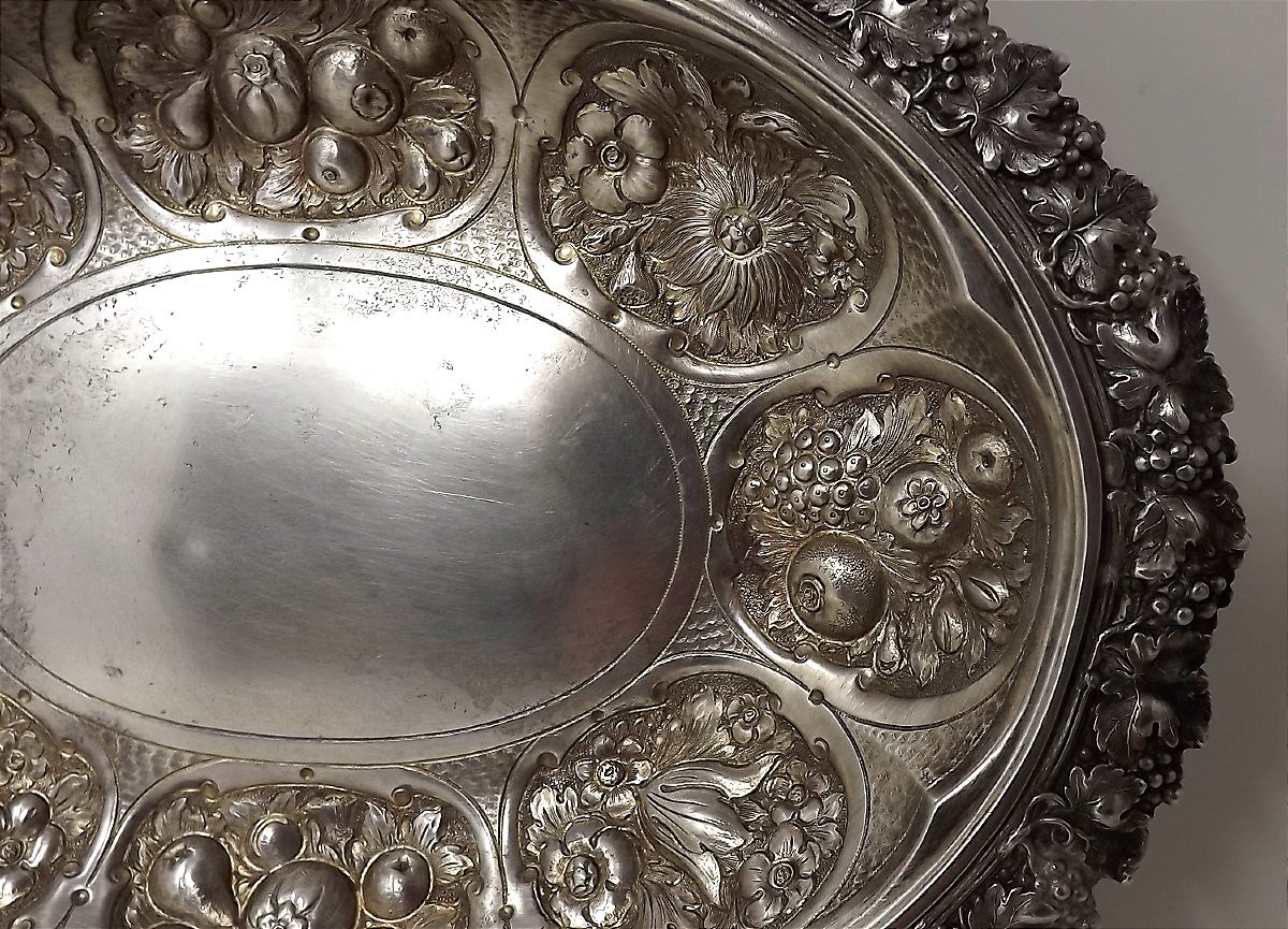 Corbeille en argent anglais décor de pampres, fleurs et fruits EDOUARD BARNARD & SONS-photo-4