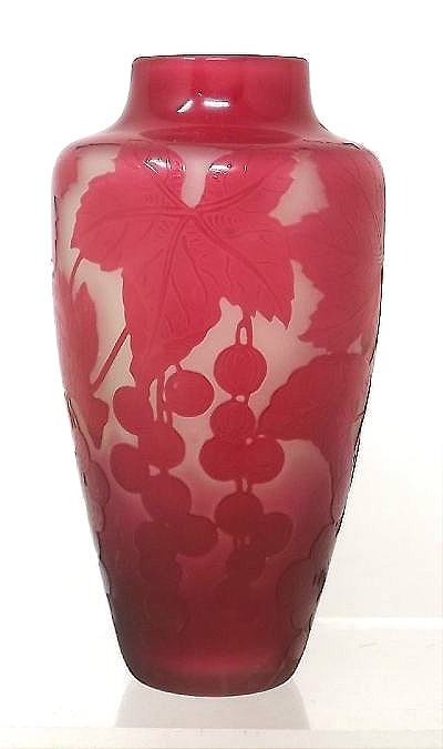 vase de Paul Nicolas groseilles à maquereau (D'Argental) école de Nancy