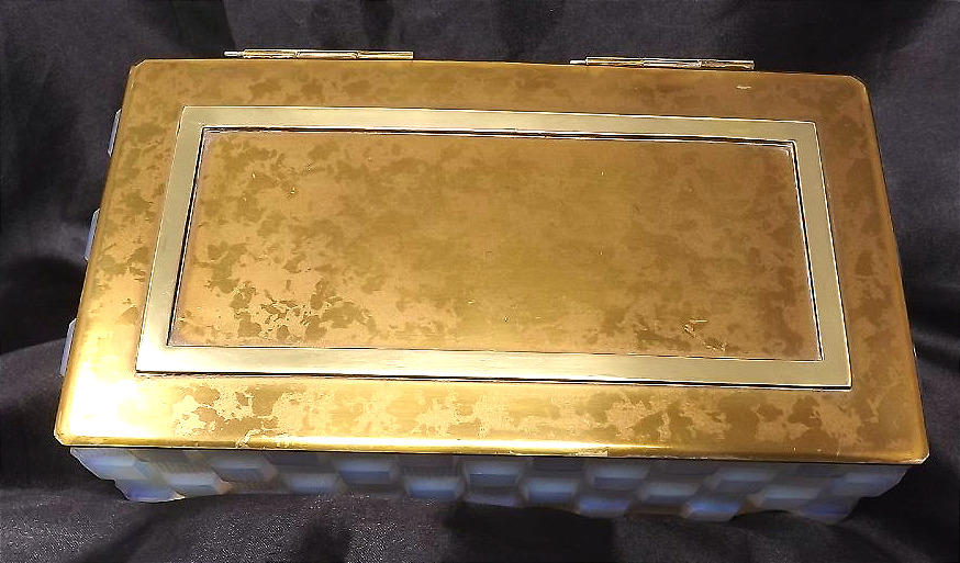 coffret "LES DAMIERS" verre opalescent couvercle tableterie de laiton Marius Sabino -photo-3