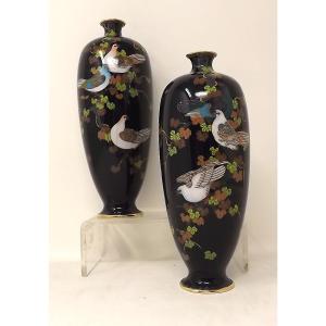 paire de vases Japonais cloisonnés époque Meiji oiseaux sur branches