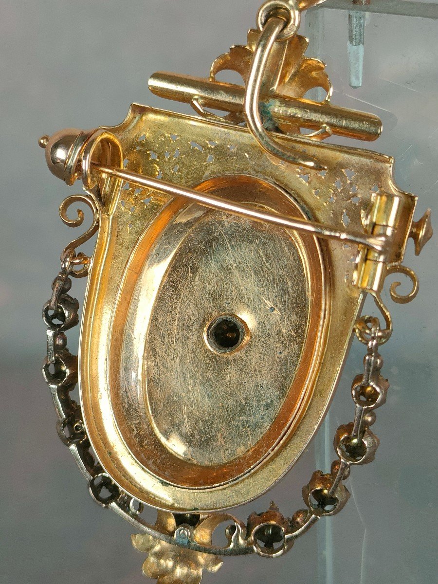 19th Century Gold And Diamond Brooch -photo-4