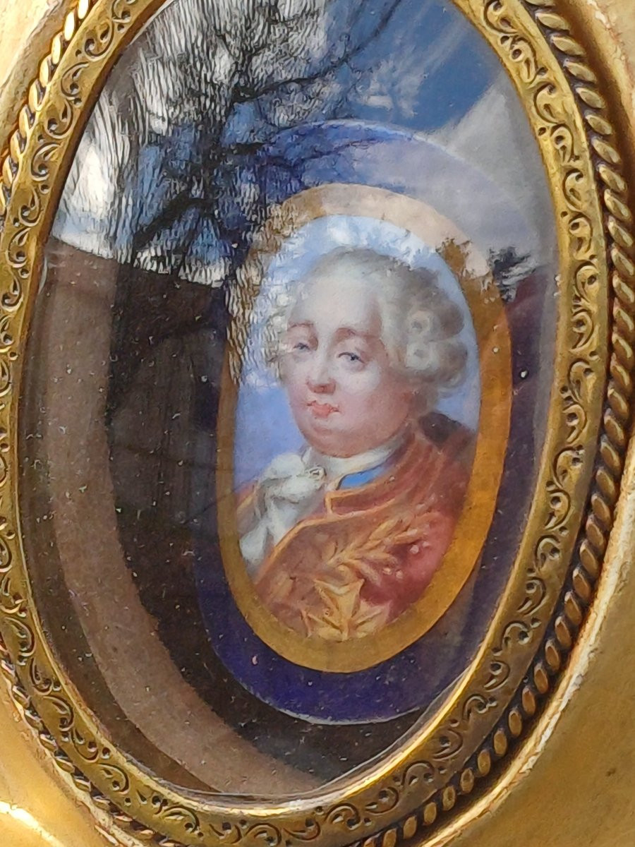Souvenir royaliste portrait de Louis XVI porcelaine et bois doré -photo-3